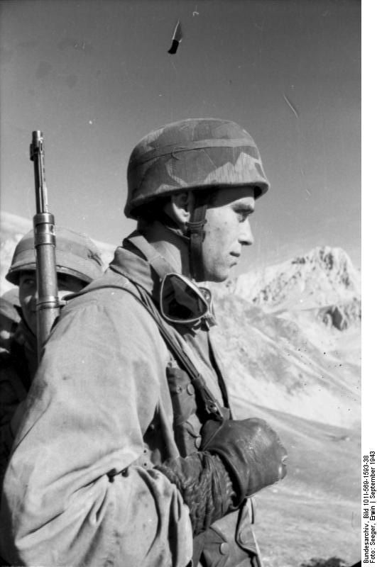 German paratrooper in front of Italian mountains in September 1943